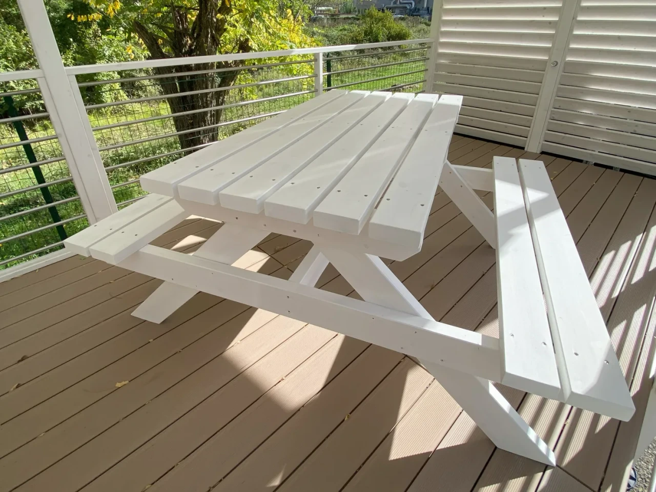 Arredo da esterno in legno realizzato su misura — Foto 2