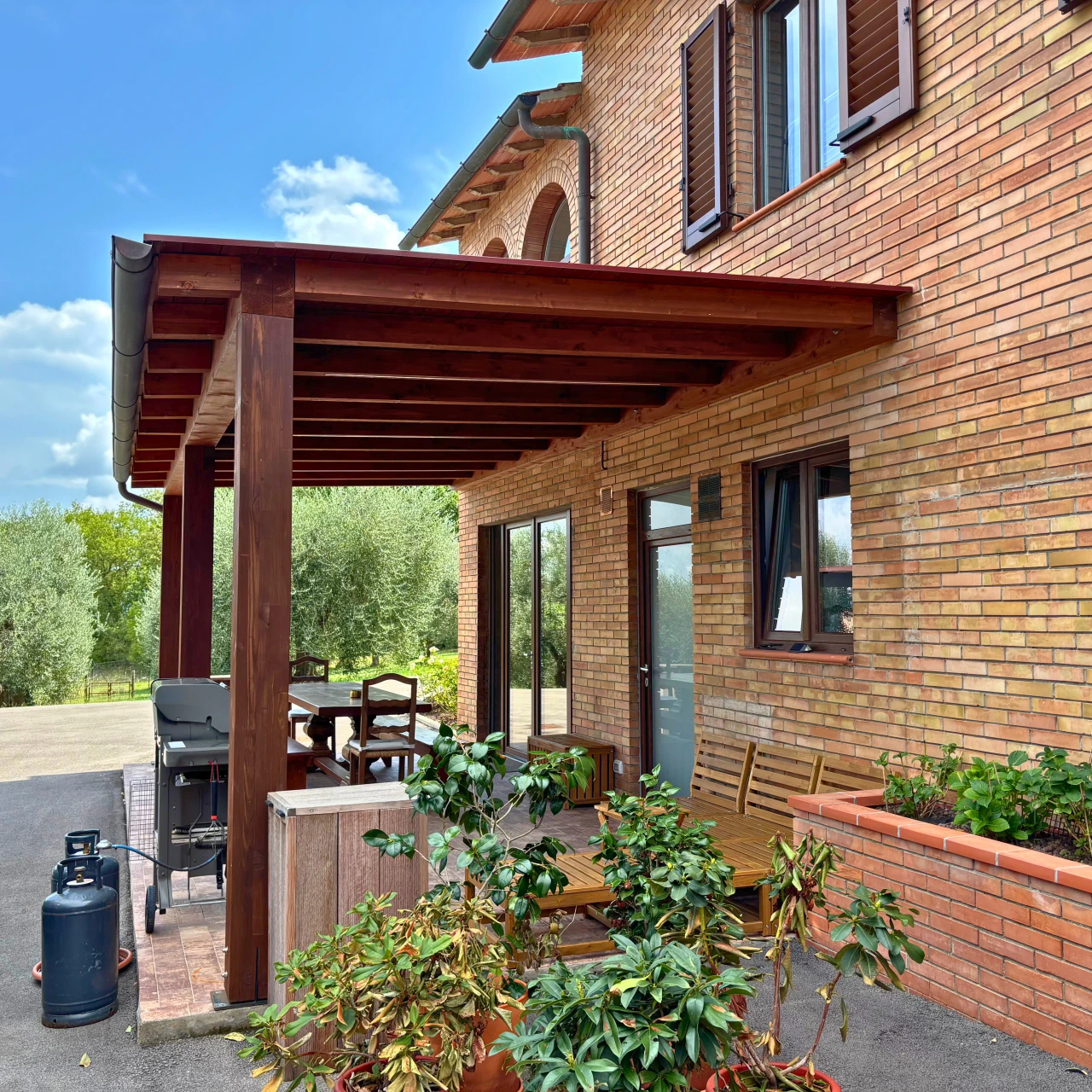 Struttura outdoor in legno realizzata su misura — Foto 1
