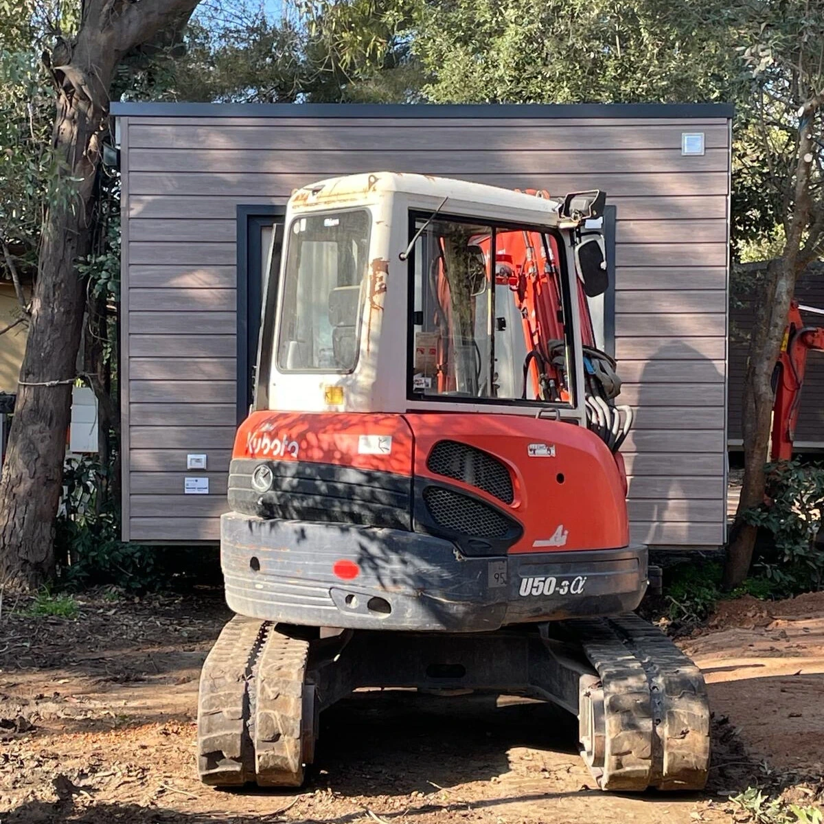 Casa mobile durante le operazioni di posizionamento e installazione — Foto 1